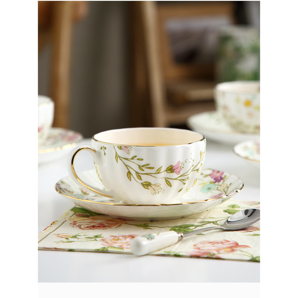 Set of Ceramic Coffee Mugs Shaped Like Pumpkins, Featuring Yellow Floral Designs in an English Style, Perfect for Afternoon Tea at Home. A Luxurious Gift for Women Who Love Tea And Coffee