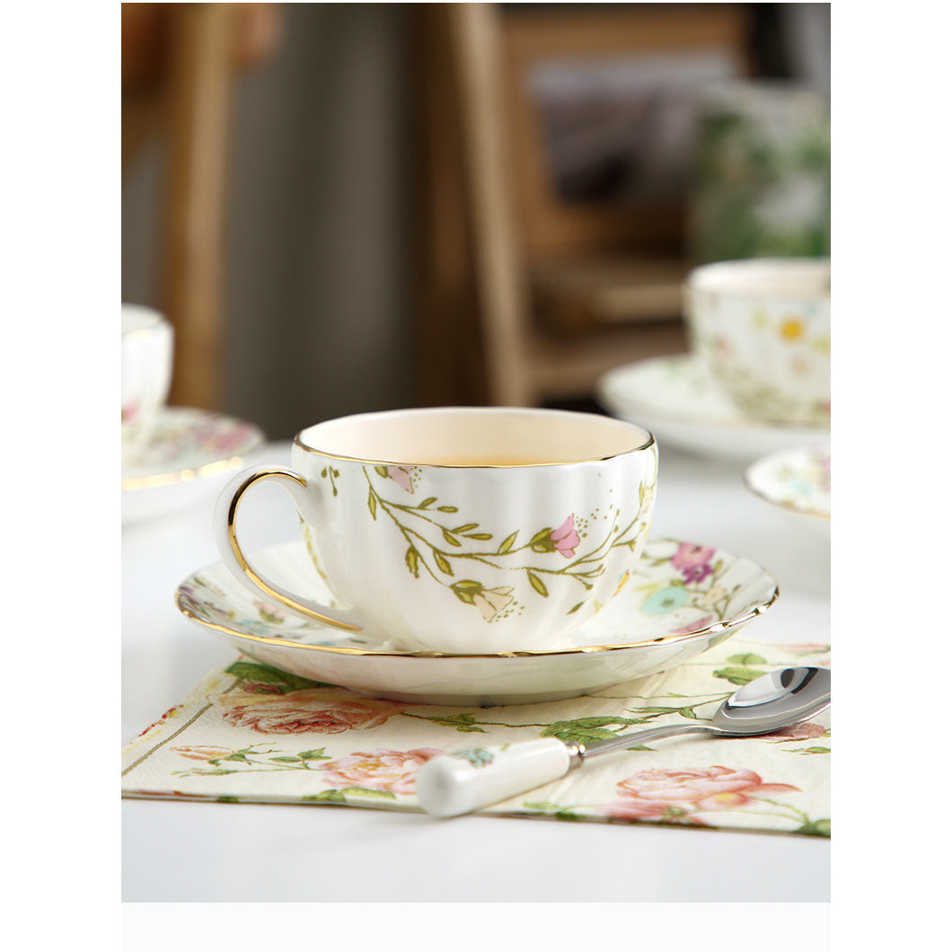 Set of Ceramic Coffee Mugs Shaped Like Pumpkins, Featuring Yellow Floral Designs in an English Style, Perfect for Afternoon Tea at Home. A Luxurious Gift for Women Who Love Tea And Coffee