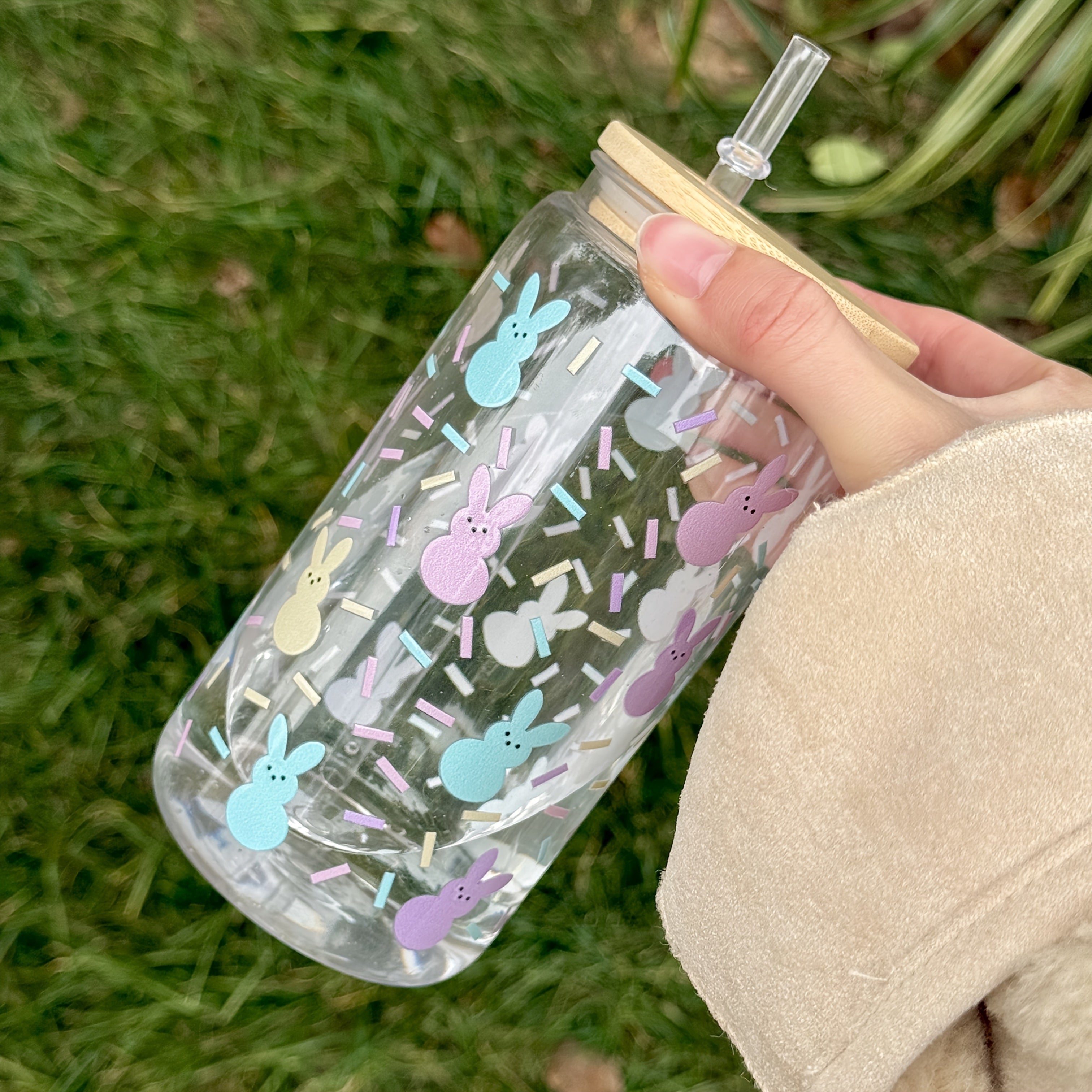 16Oz Easter Bunny Print Plastic Water Cup with Lid, Straw, And Brush - Perfect Lightweight Summer Hydration Coffee Mug for Family, Friends, And Colleagues