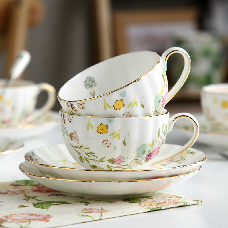 Set of Ceramic Coffee Mugs Shaped Like Pumpkins, Featuring Yellow Floral Designs in an English Style, Perfect for Afternoon Tea at Home. A Luxurious Gift for Women Who Love Tea And Coffee